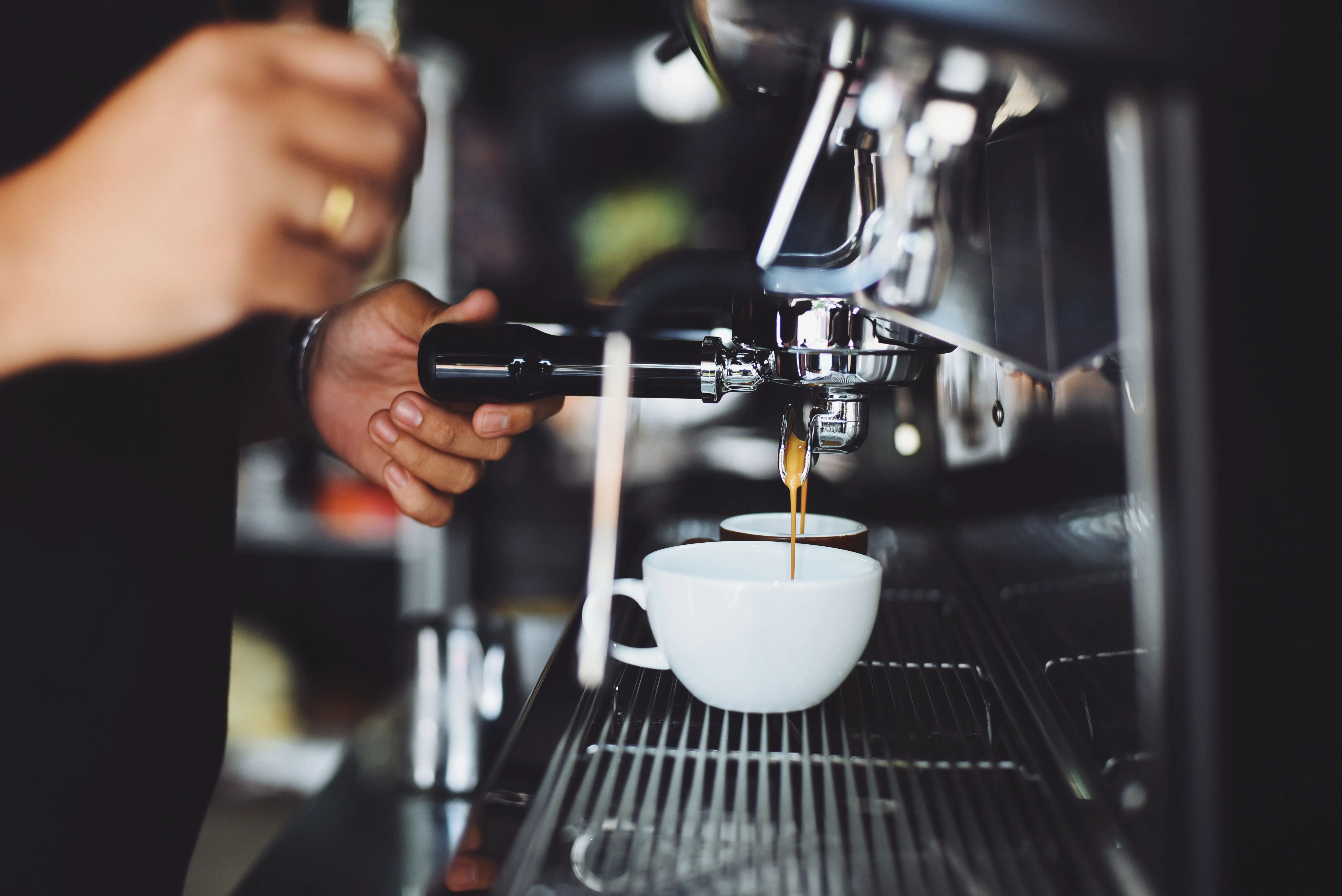 Barista munka közben