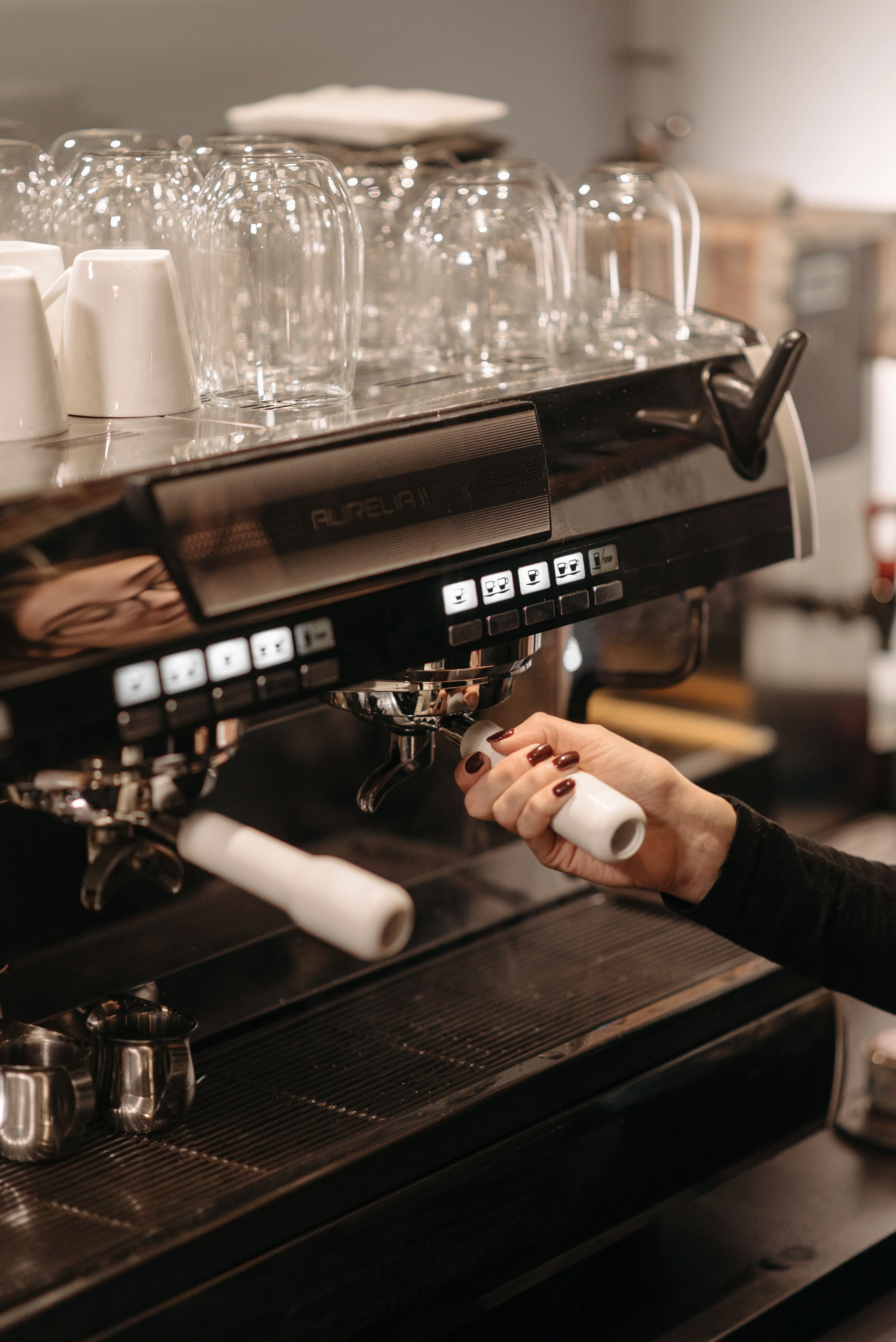 Barista munka közben